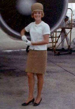 1968 World Airways Flight Attendant Zomer